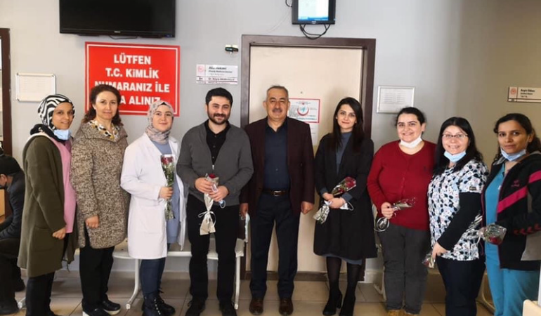 Başkan Efe’den sağlık çalışanlarına ziyaret