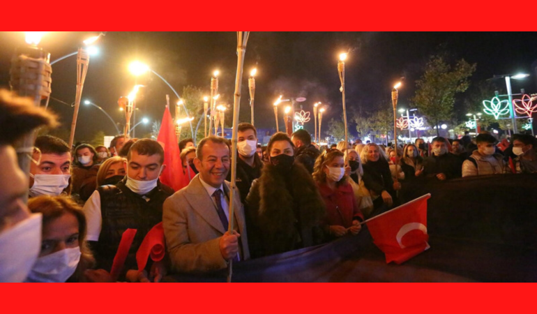 Binlerce Bolulu Cumhuriyet’i Fener Alayı’nda kutladı