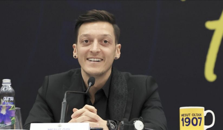 Futbolcu Mesut Özil'in Türk Kızılay'ına yaptığı bağışla 128 bin insana yardım ulaştırılacak