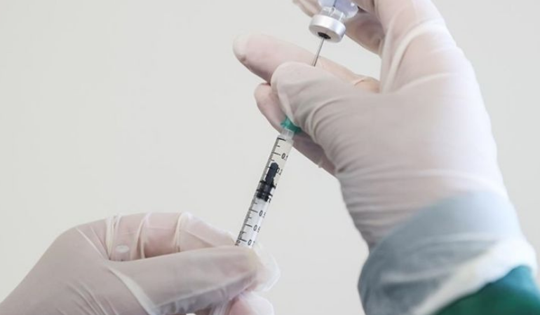 AB'nin ilaç düzenleyicisi, Moderna'nın 3. doz aşı başvurusunu inceliyor