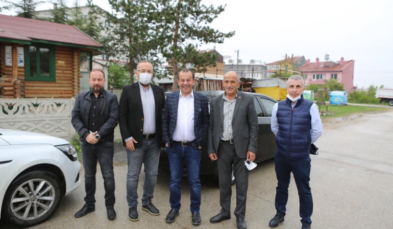 Başkan Özcan, tam kapanmaya rağmen mahalle çalışmalarına devam ediyor
