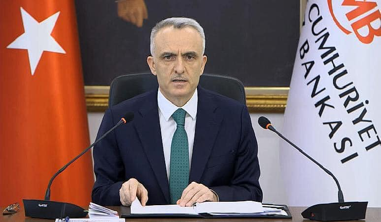 Merkez Bankası'nda Naci Ağbal başkanlık görevinden alındı